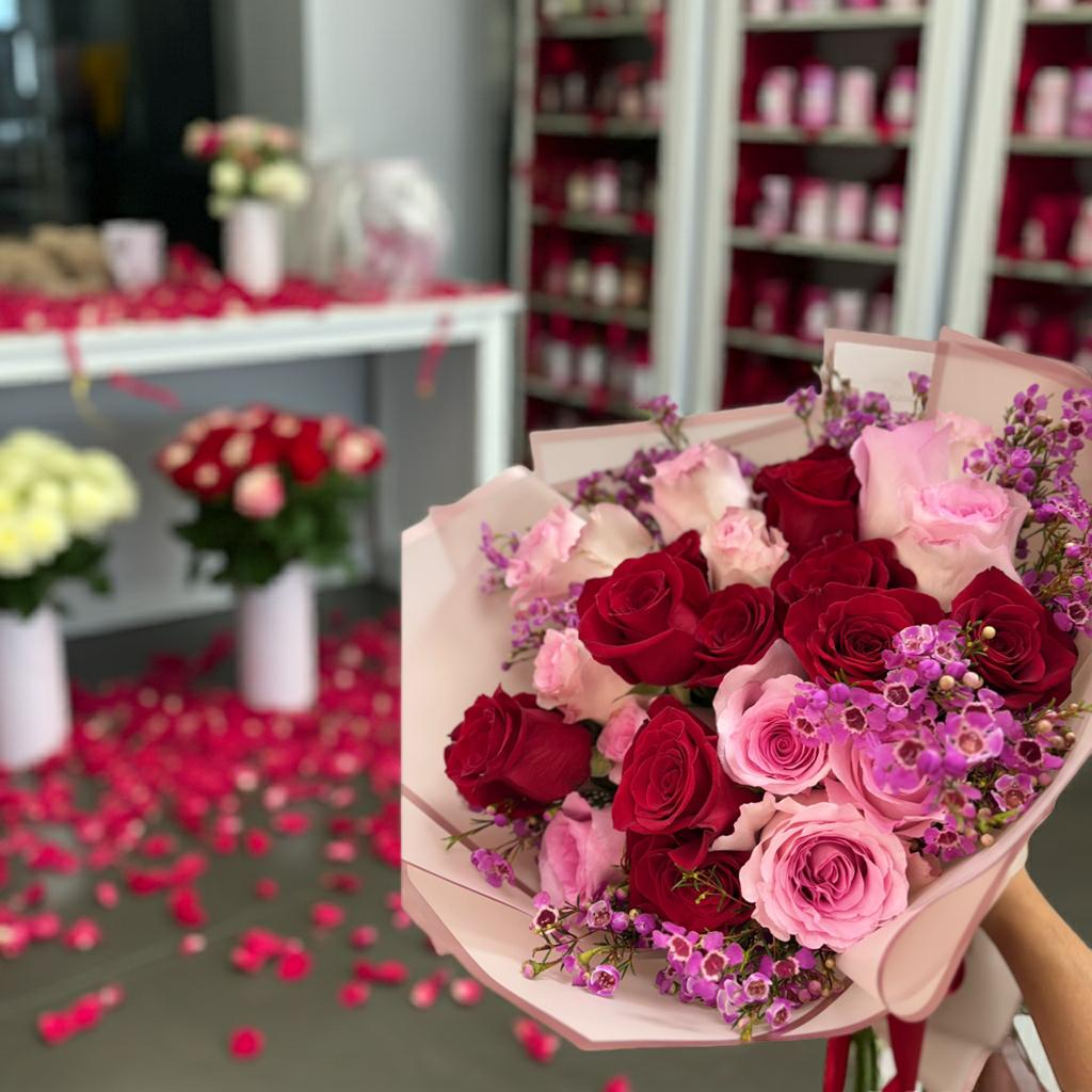 Ramo de rosas mixto en la floristería a domicilio florela