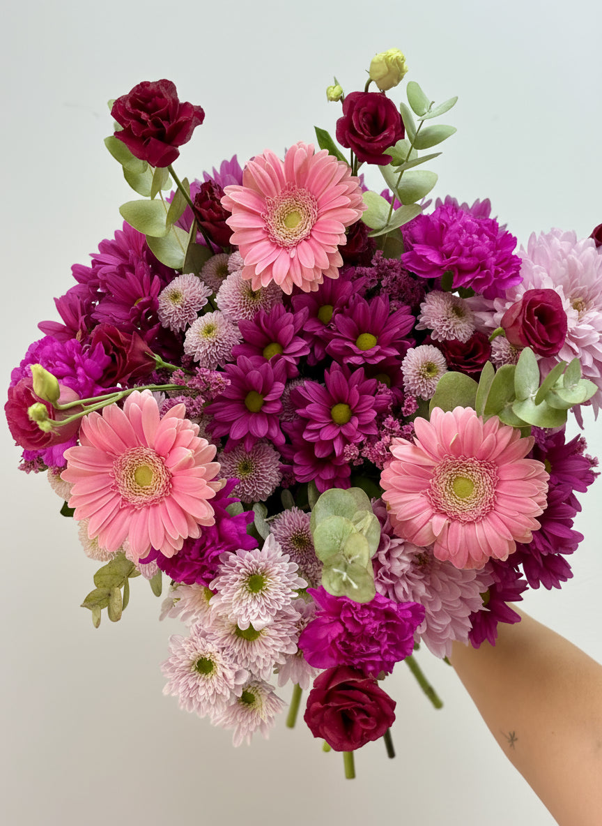 ramo con gerberas y margaritas