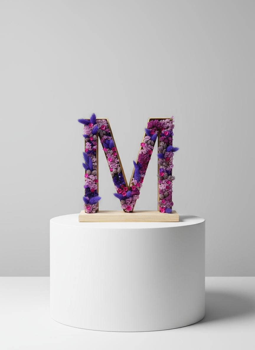 Letra M en tonos lilas perfecta para regalar para el día de la Madre