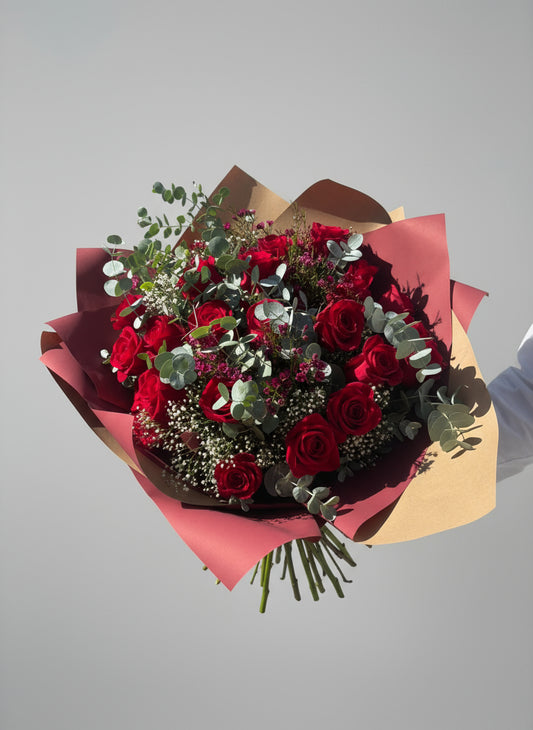 precioso ramo de 24 rosas