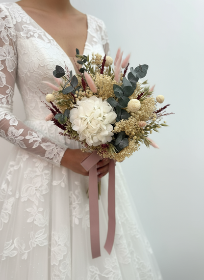 Ramo de novia con hortensias