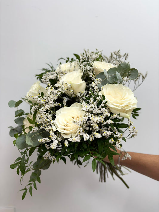 ramo de rosas blancas en almeria en 24 horas